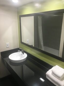Vagabond Inn Executive - Bakersfield Downtowner Eksteriør billede