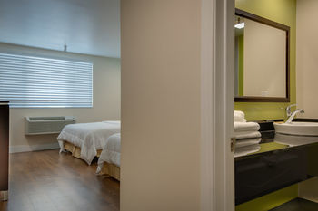Vagabond Inn Executive - Bakersfield Downtowner Eksteriør billede
